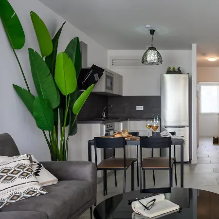 Holiday home Pachamama House - Near The Beach, Air-con, Fast Wifi And Sat Tv By Lanzarote